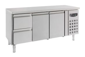 700 REFRIGERATED COUNTER 2 DOORS AND 2 DRAWERS